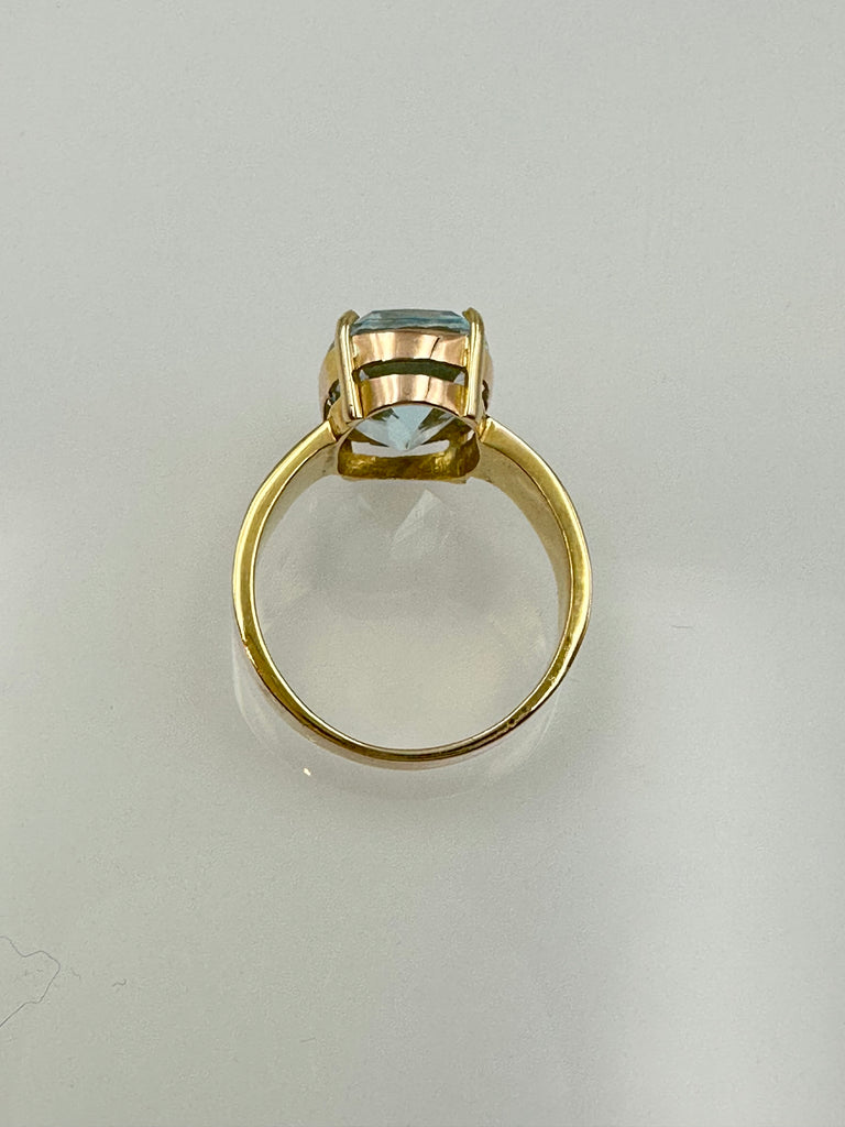 Traumhafter Aquamarin Ring * 750 Gelbgold * Gr. 61